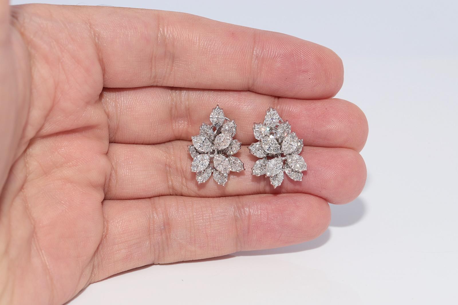 Vintage CIRCA 1990er Jahre 14k Gold natürlichen Diamanten verziert Omega zurück Ohrring im Zustand „Gut“ im Angebot in Fatih/İstanbul, 34