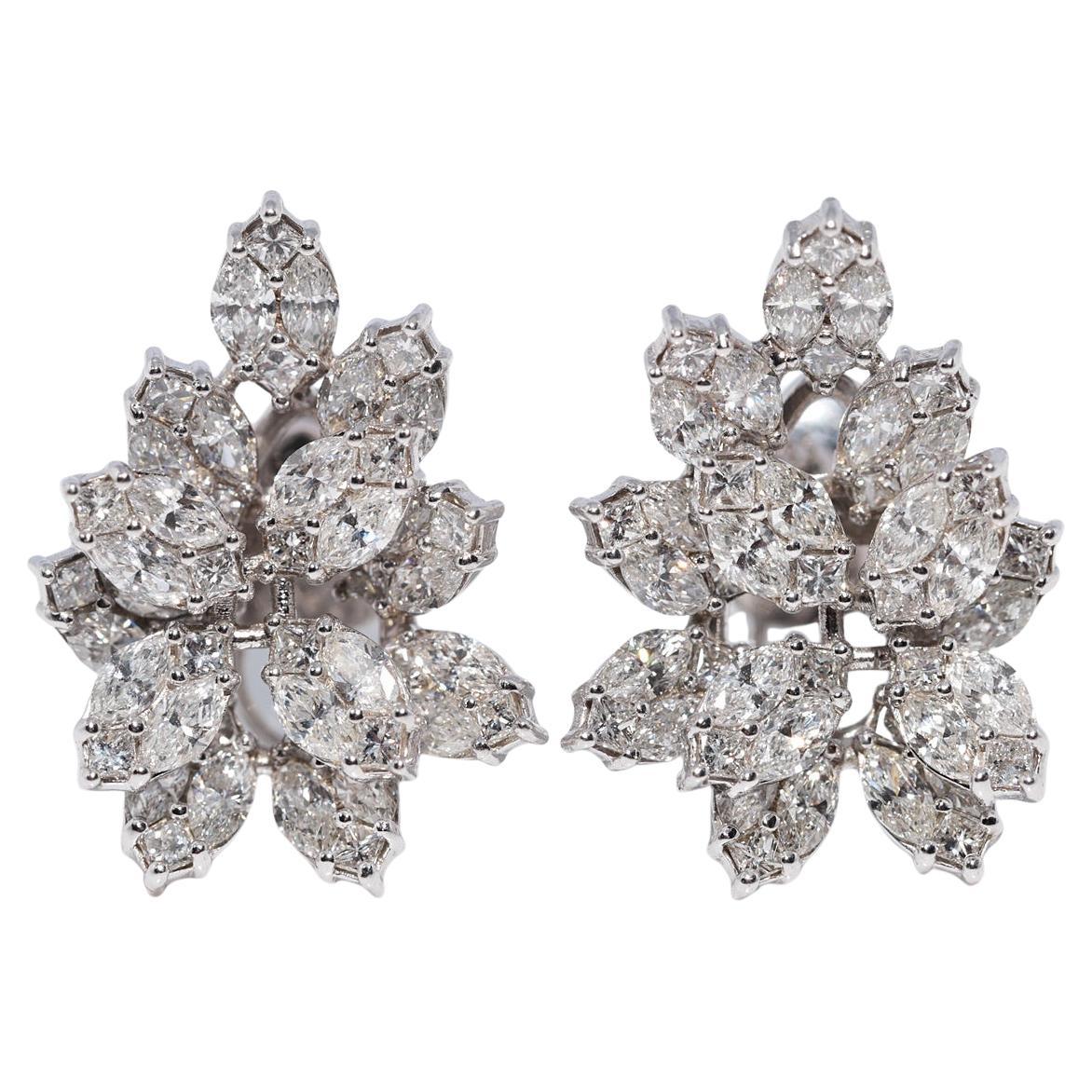 Orecchino Omega Vintage CIRCA anni 
90 in oro 14k con diamanti naturali decorati