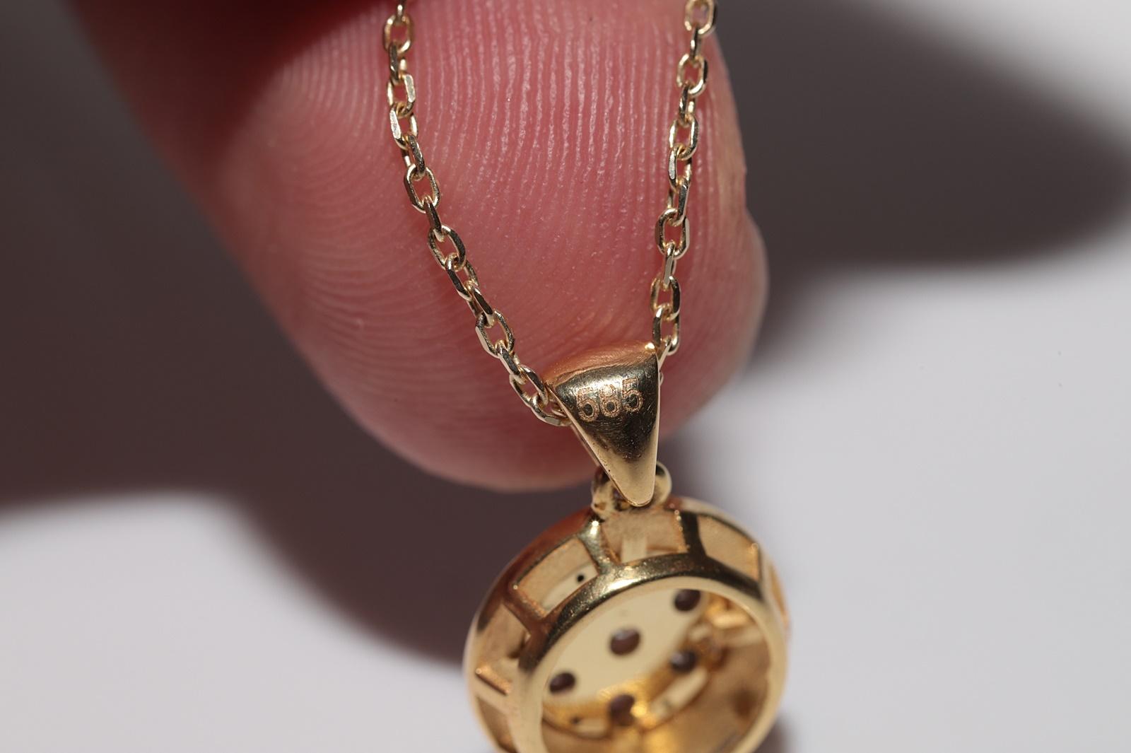Vintage Circa 1990er Jahre 14k Gold Natürlicher Diamant Dekorierter Anhänger Halskette im Angebot 6