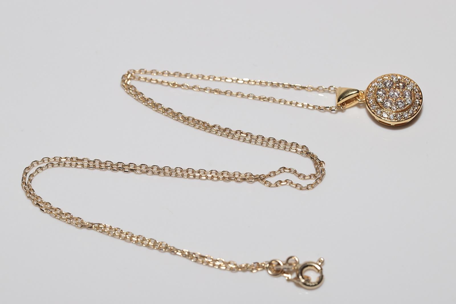 Vintage Circa 1990er Jahre 14k Gold Natürlicher Diamant Dekorierter Anhänger Halskette im Angebot 7