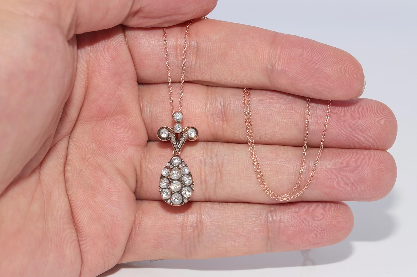 Vintage Circa 1990er Jahre 14k Gold Natürlicher Diamant Dekorierter Anhänger Halskette im Angebot 1