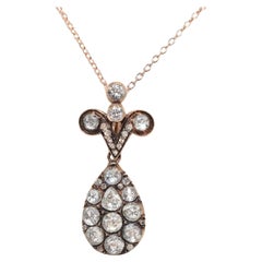 Collana con ciondolo decorato con diamanti naturali in oro 14k, vintage, anni '90 circa.