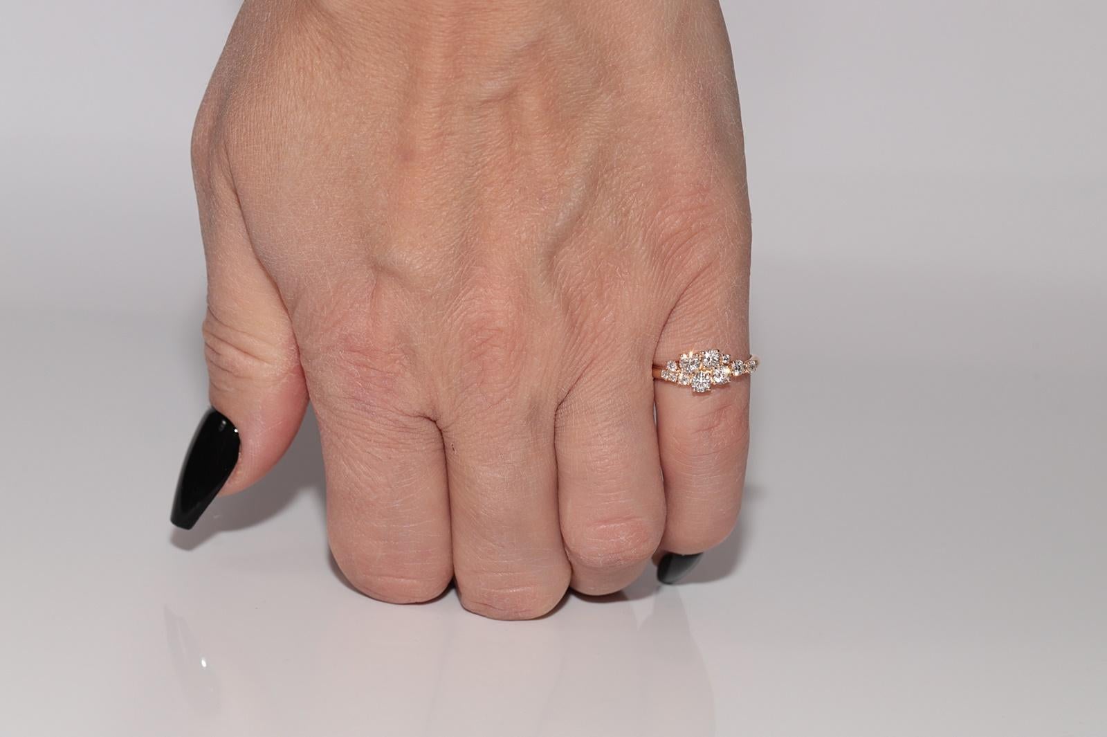 Anillo Bonito Decorado con Diamantes Naturales de Oro de 14k de Nueva Fabricación en venta 4