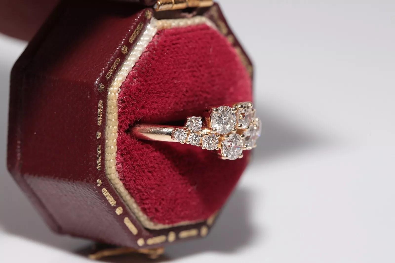 Anillo Bonito Decorado con Diamantes Naturales de Oro de 14k de Nueva Fabricación en venta 2
