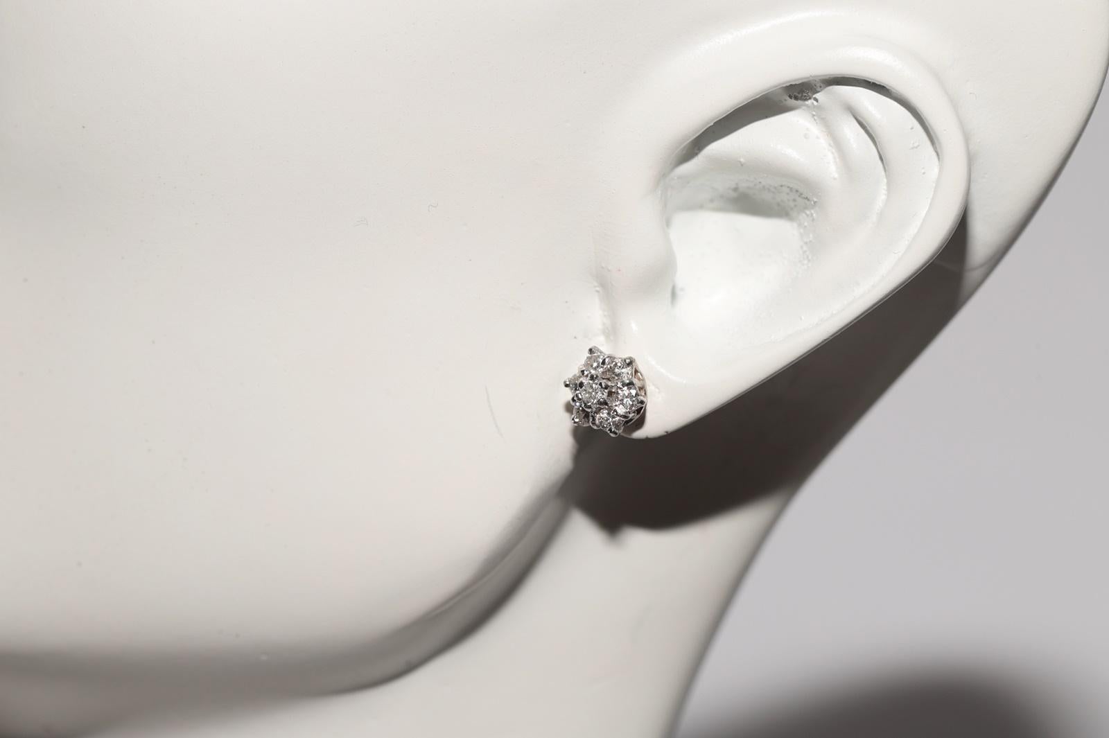 Vintage Circa 1990er Jahre 14k Gold Natürlicher Diamant Dekorierter Ohrring im Rosenstil, Vintage im Angebot 7
