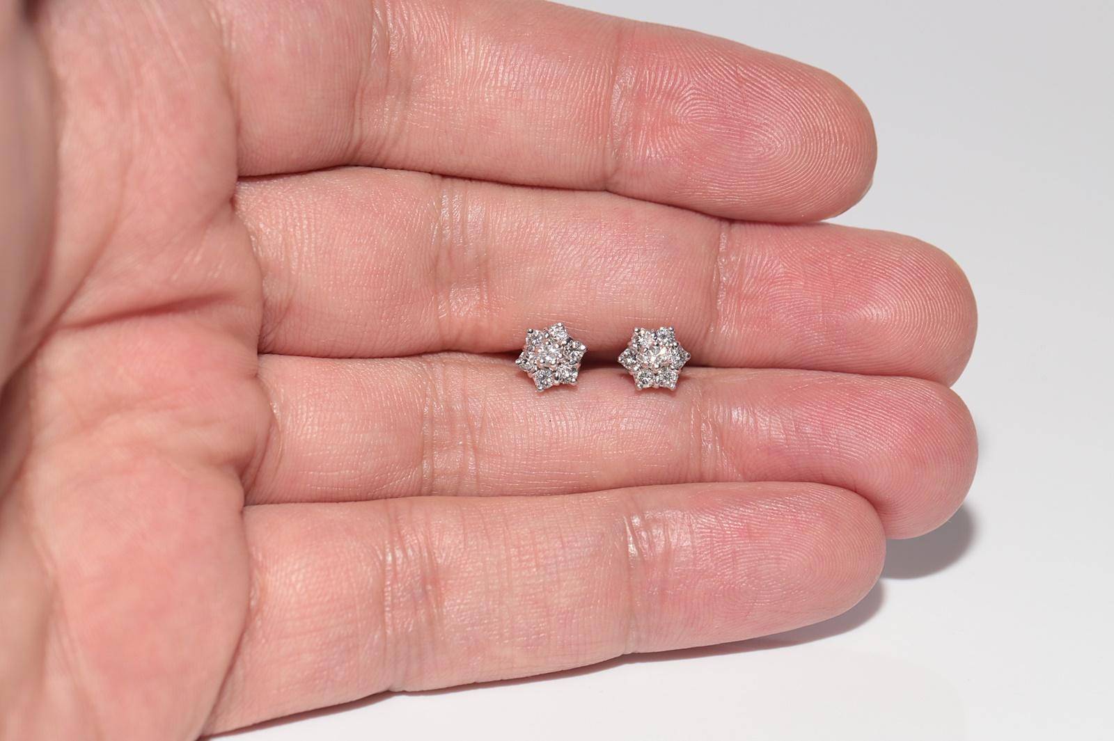 Vintage Circa 1990er Jahre 14k Gold Natürlicher Diamant Dekorierter Ohrring im Rosenstil, Vintage im Angebot 2