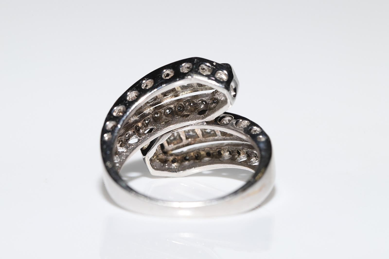 Vintage Circa 1990s 14k Gold Natural Diamond Decorated Snake Style Ring  For Sale 2