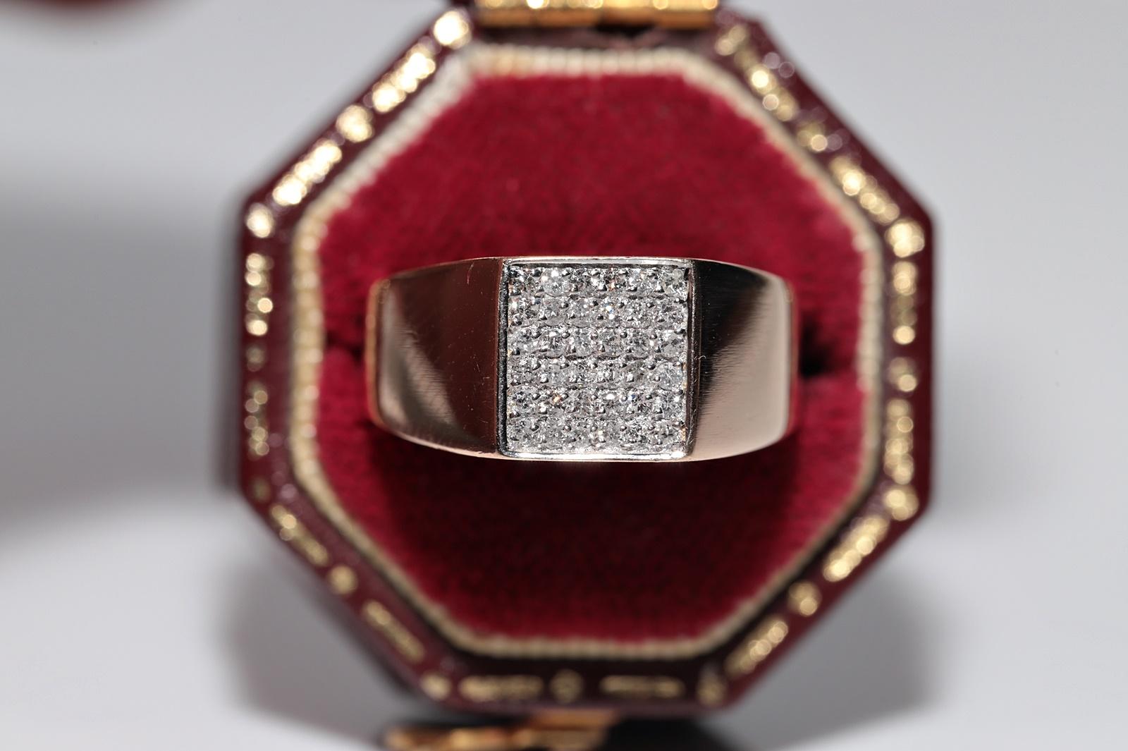 In sehr gutem Zustand.
Das Gesamtgewicht beträgt 3.5 Gramm.
Insgesamt ist Diamant 0,45 ct.
Der Diamant hat die Farbe G-H und die Reinheit vs-s1.
Ringgröße ist US 5.75 
Wir können jede Größe herstellen.
Die Box ist nicht enthalten.
Bitte kontaktieren