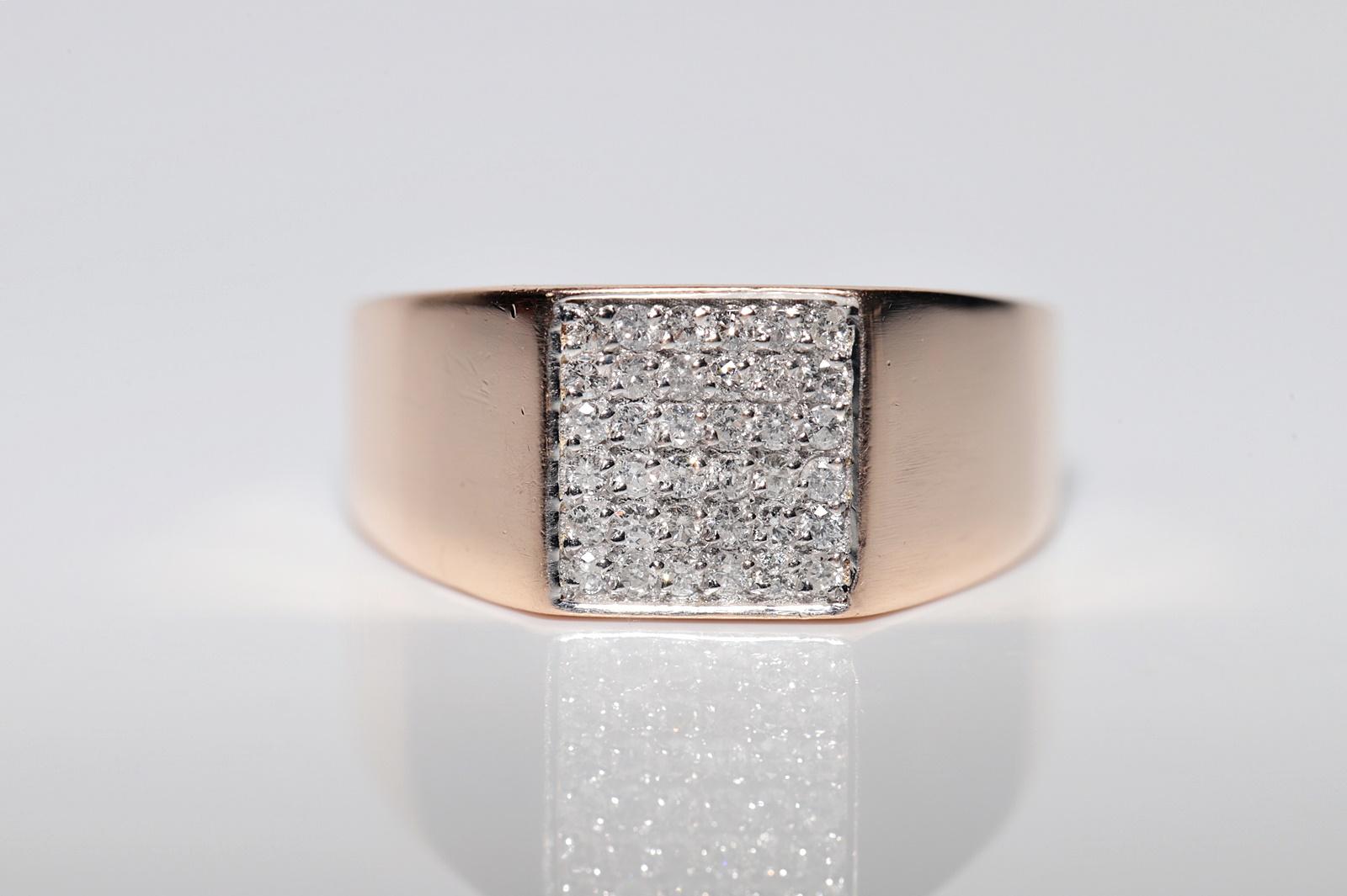 Vintage Circa 1990er Jahre 14k Gold Natürlicher Diamant Dekorierter Quadratischer Stil Ring (Brillantschliff) im Angebot