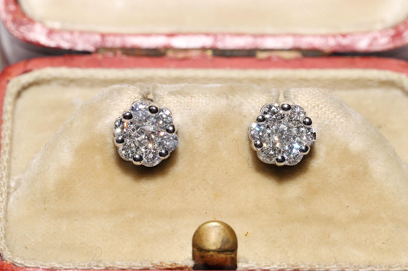 In sehr gutem Zustand.
Das Gesamtgewicht beträgt 1.8 Gramm.
Insgesamt ist Diamant 0,60 ct.
Der Diamant ist G-H Farbe und vvs-vs Klarheit.
Die Box ist nicht enthalten.
Bitte kontaktieren Sie uns bei Fragen.
