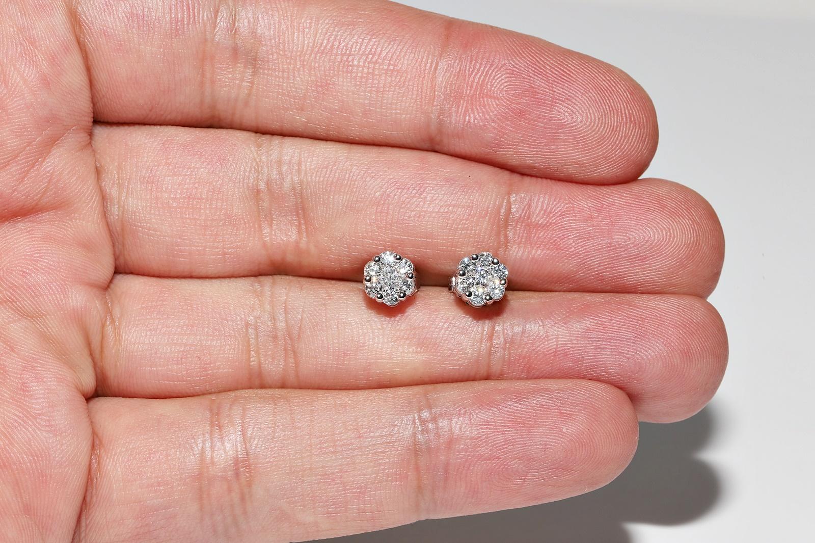 Vintage Circa 1990er Jahre 14k Gold Natürlicher Diamant Dekorierter Ohrstecker Vintage Damen im Angebot