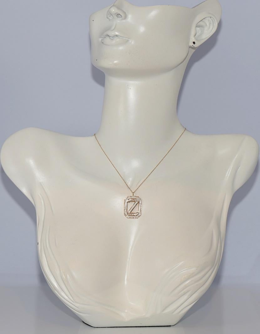 In sehr gutem Zustand.
Das Gesamtgewicht beträgt 5,1 Gramm.
Insgesamt ist Diamant 0,75 ct.
Der Diamant hat die Farbe G-H und die Reinheit vs-s1.
Die Gesamtlänge der Kette beträgt 42 cm.
Bitte kontaktieren Sie uns bei Fragen.