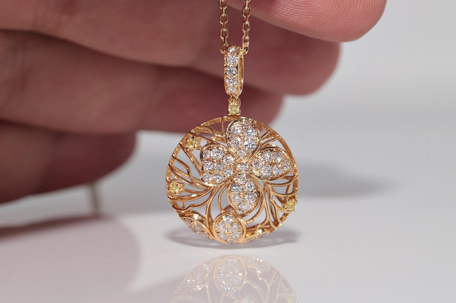 Vintage Circa 1990 Collier pendentif en or 14k avec fleurs en diamant naturel Design Design Pour femmes en vente