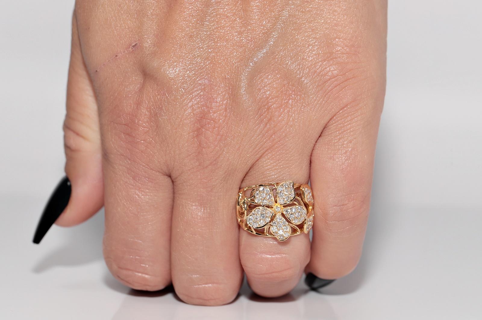 Vintage Circa 1990s 14k Gold Natural Diamond Flowers Design Ring For Sale 6