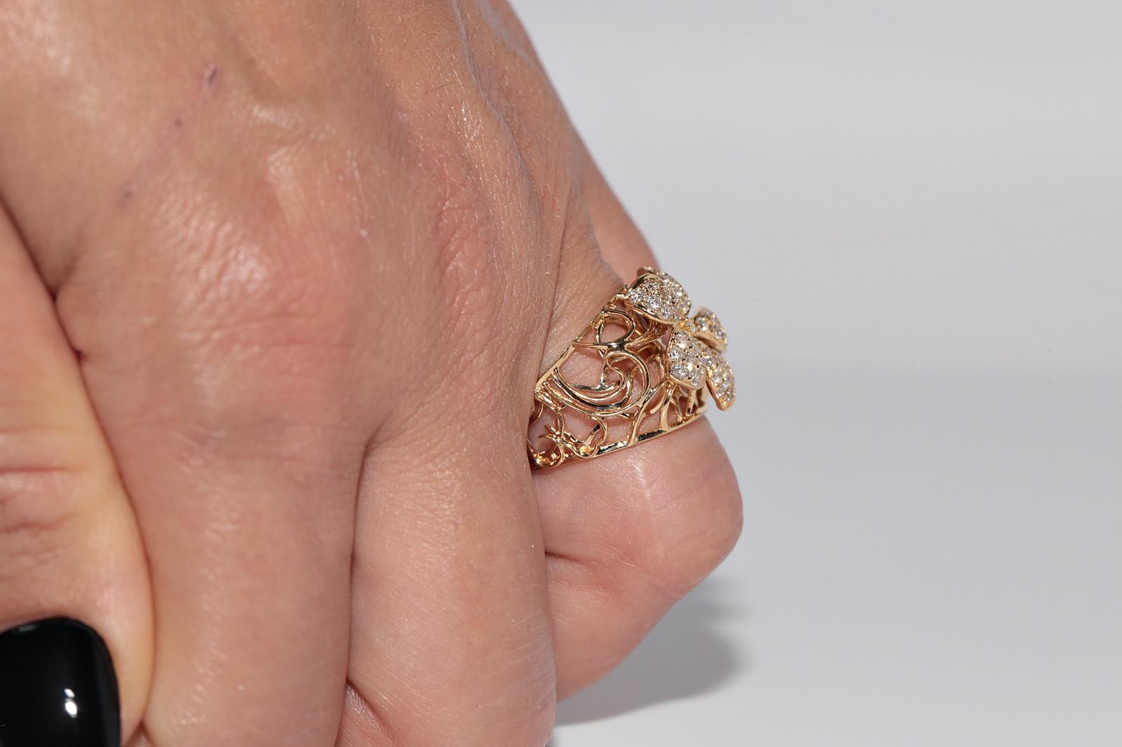 Vintage Circa 1990s 14k Gold Natural Diamond Flowers Design Ring For Sale 8