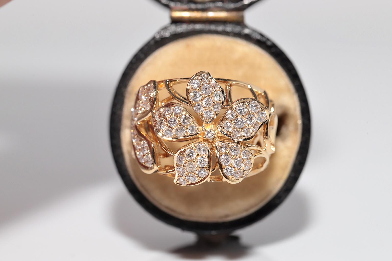 In very good condition.
Total weight is 6.3 grams.
Totally is diamond 1 ct.
The diamond is has F color and vvs1-vs1 clarity.
Ring size is US 6.5
We can make any size.
The box is not included.
Please contact for any questions.