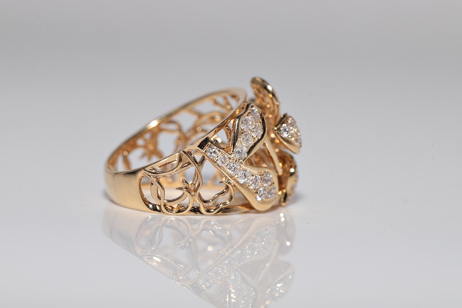 Vintage Circa 1990s 14k Gold Natural Diamond Flowers Design Ring In Good Condition For Sale In Fatih/İstanbul, 34