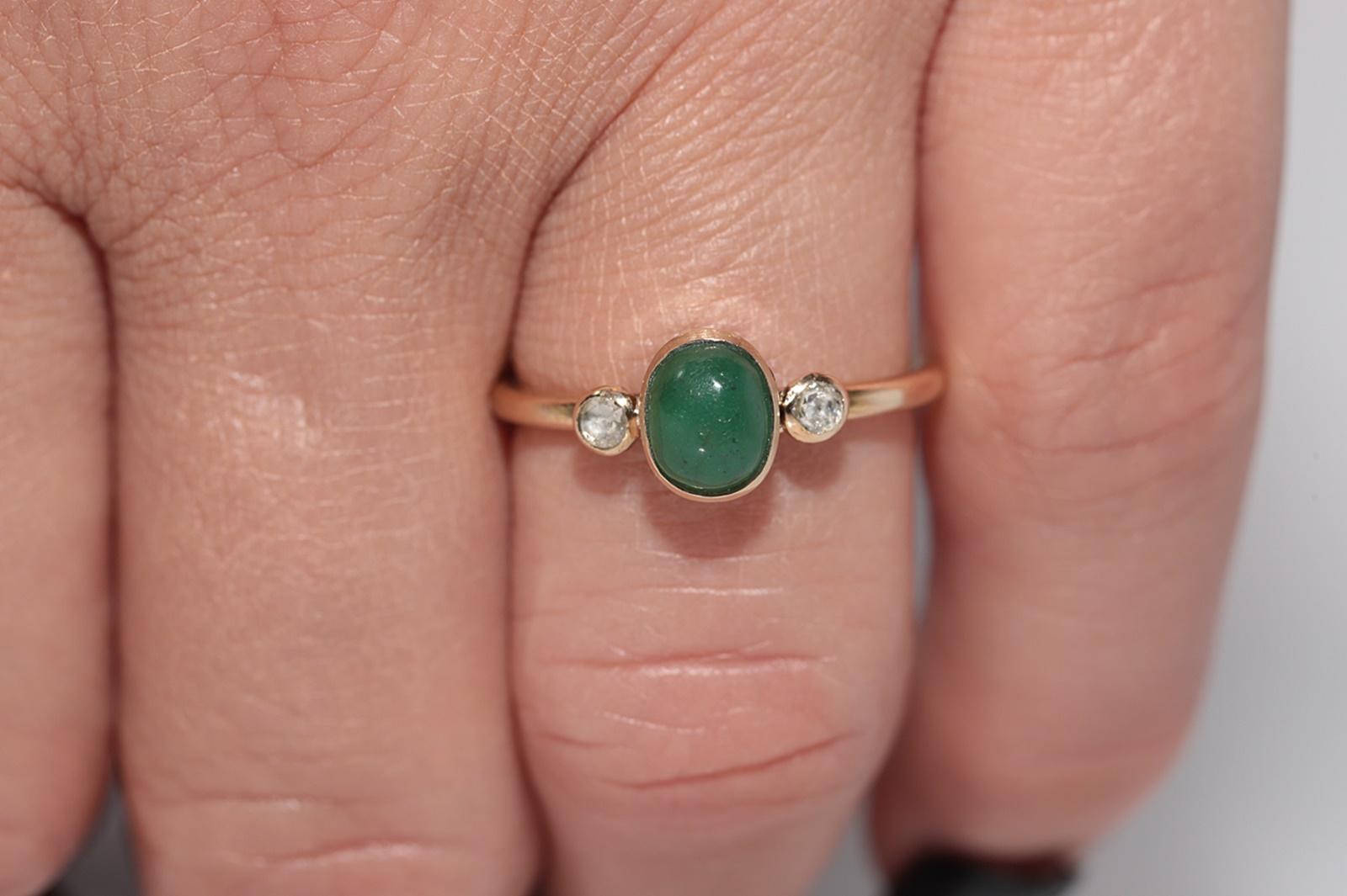 Vintage Circa 1990er Jahre 14k Gold natürlicher Diamant im Rosenschliff und Cabochon-Smaragdring im Angebot 9