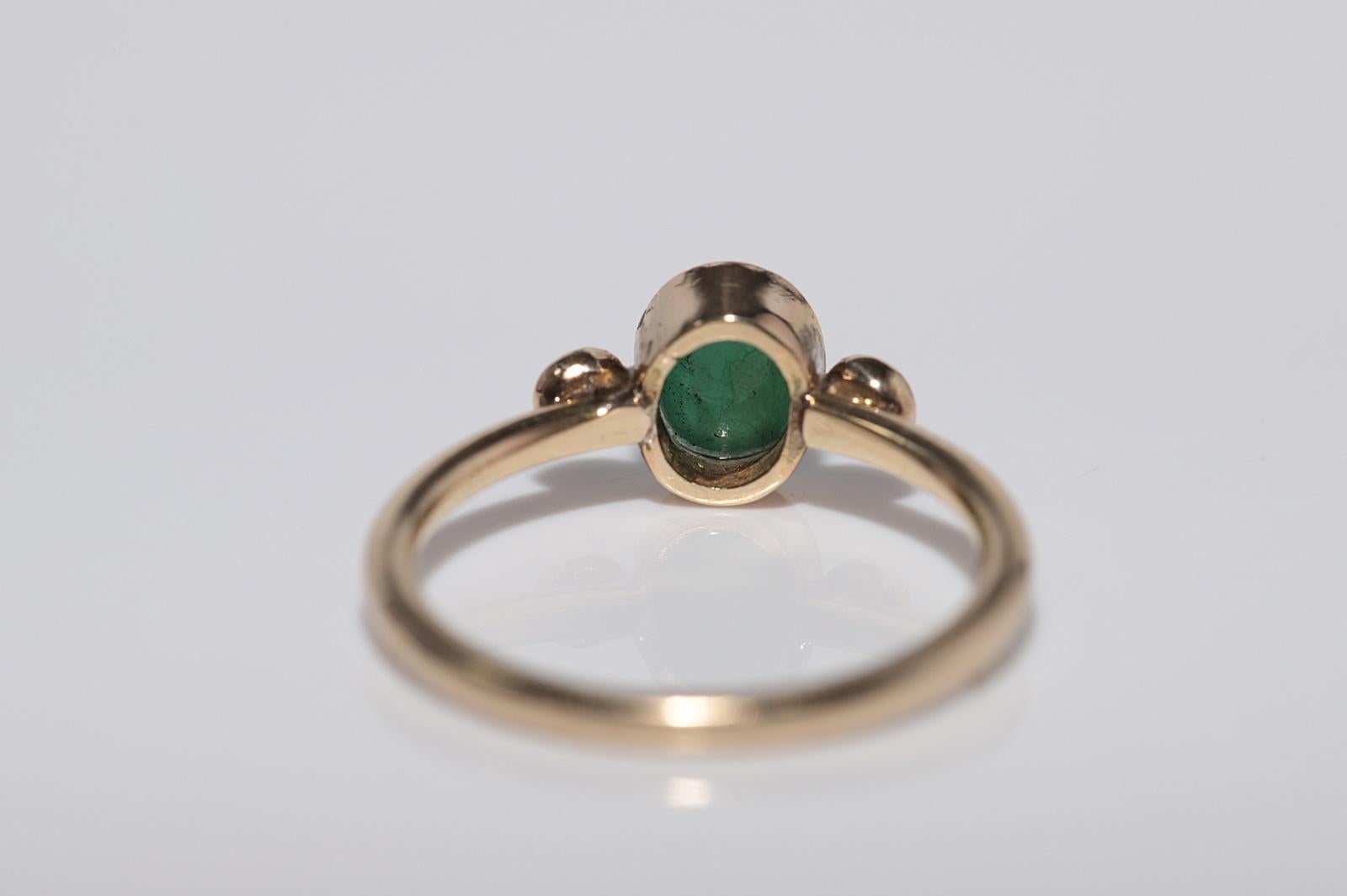 Vintage Circa 1990er Jahre 14k Gold natürlicher Diamant im Rosenschliff und Cabochon-Smaragdring im Angebot 2