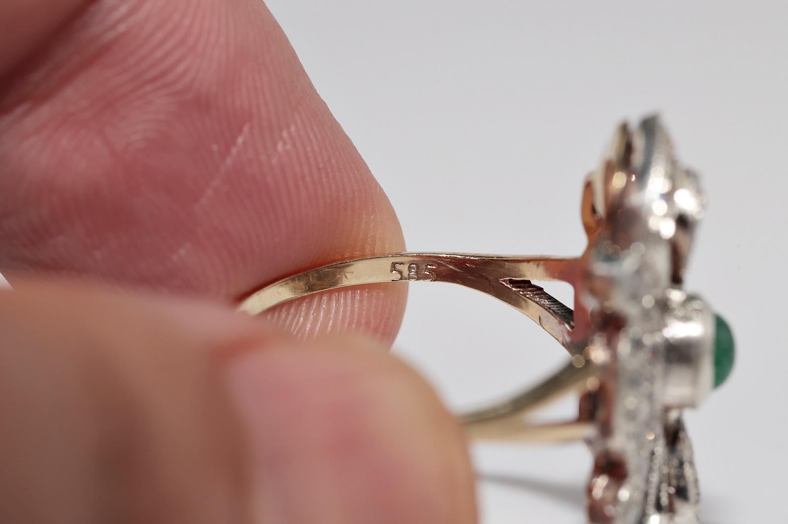 Vintage Circa 1990s 14k Gold Top Silver Natural Diamond And Emerald Navette Ring en vente 4