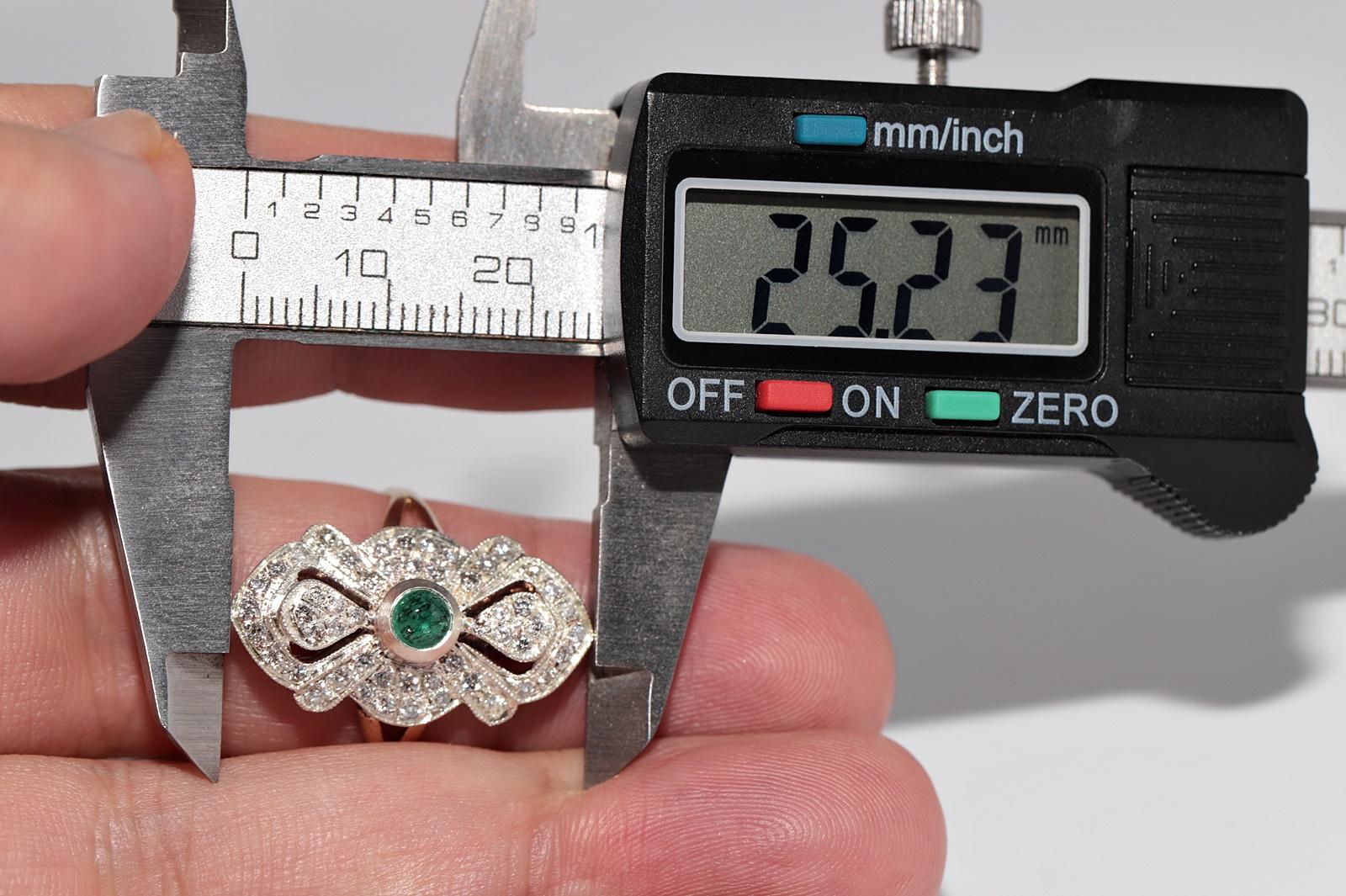 Vintage Circa 1990s 14k Gold Top Silver Natural Diamond And Emerald Navette Ring en vente 5
