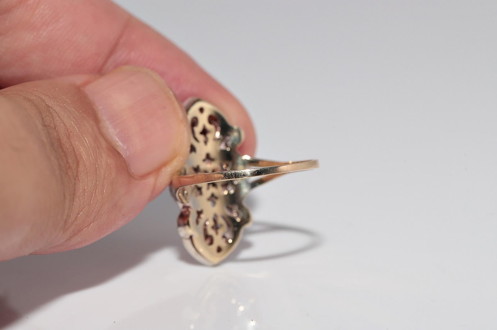 Vintage CIRCA 1990s 14k Gold Top Silver Natürlicher Diamant und Smaragd Navette Ring im Angebot 7