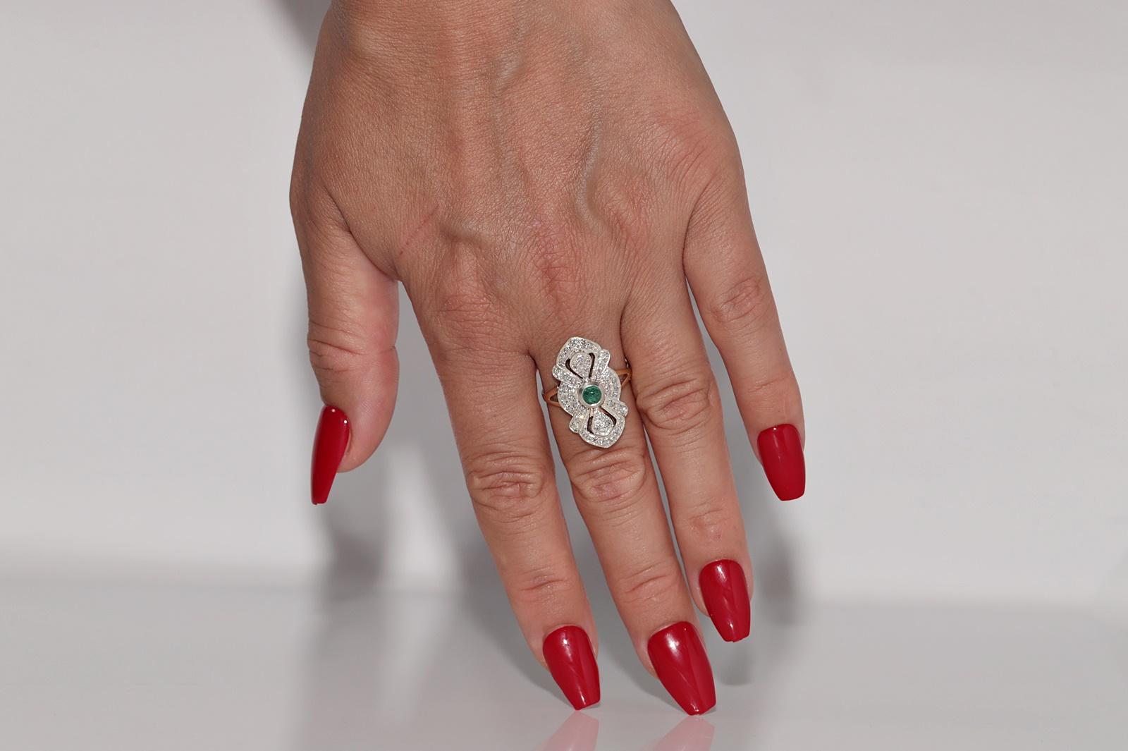 Vintage CIRCA 1990s 14k Gold Top Silver Natürlicher Diamant und Smaragd Navette Ring im Angebot 8