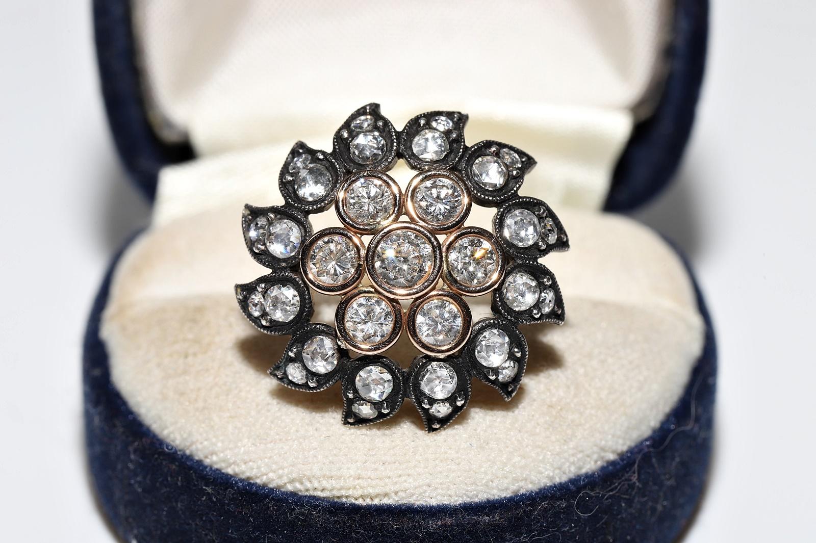 En muy buen estado.
El peso total es de 6,4 gramos.
Totalmente es diamante talla brillante 1,20 ct.
Totalmente es diamante talla rosa 1.20 ct.
El diamante es de color H y claridad vs-s1.
La talla del anillo es US 6.5 
Podemos fabricar cualquier