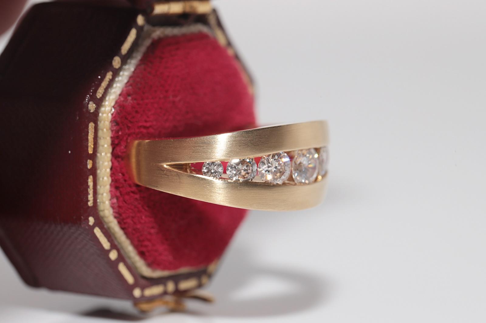 Vintage CIRCA 1990er Jahre 18k Gold Handcrafted Natural Diamond dekoriert Band Ring im Angebot 1