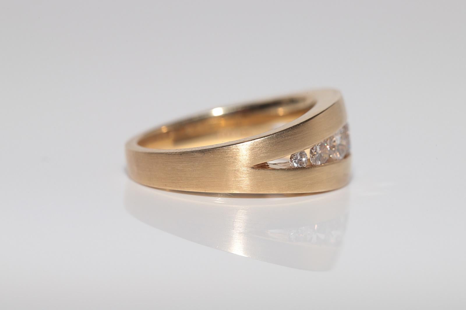 Vintage CIRCA 1990er Jahre 18k Gold Handcrafted Natural Diamond dekoriert Band Ring im Angebot 3