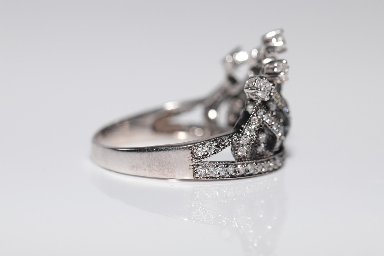 Vintage Circa 1990s 18k Gold Handcrafted Natural Diamond Decorated Crown Ring For Sale 1