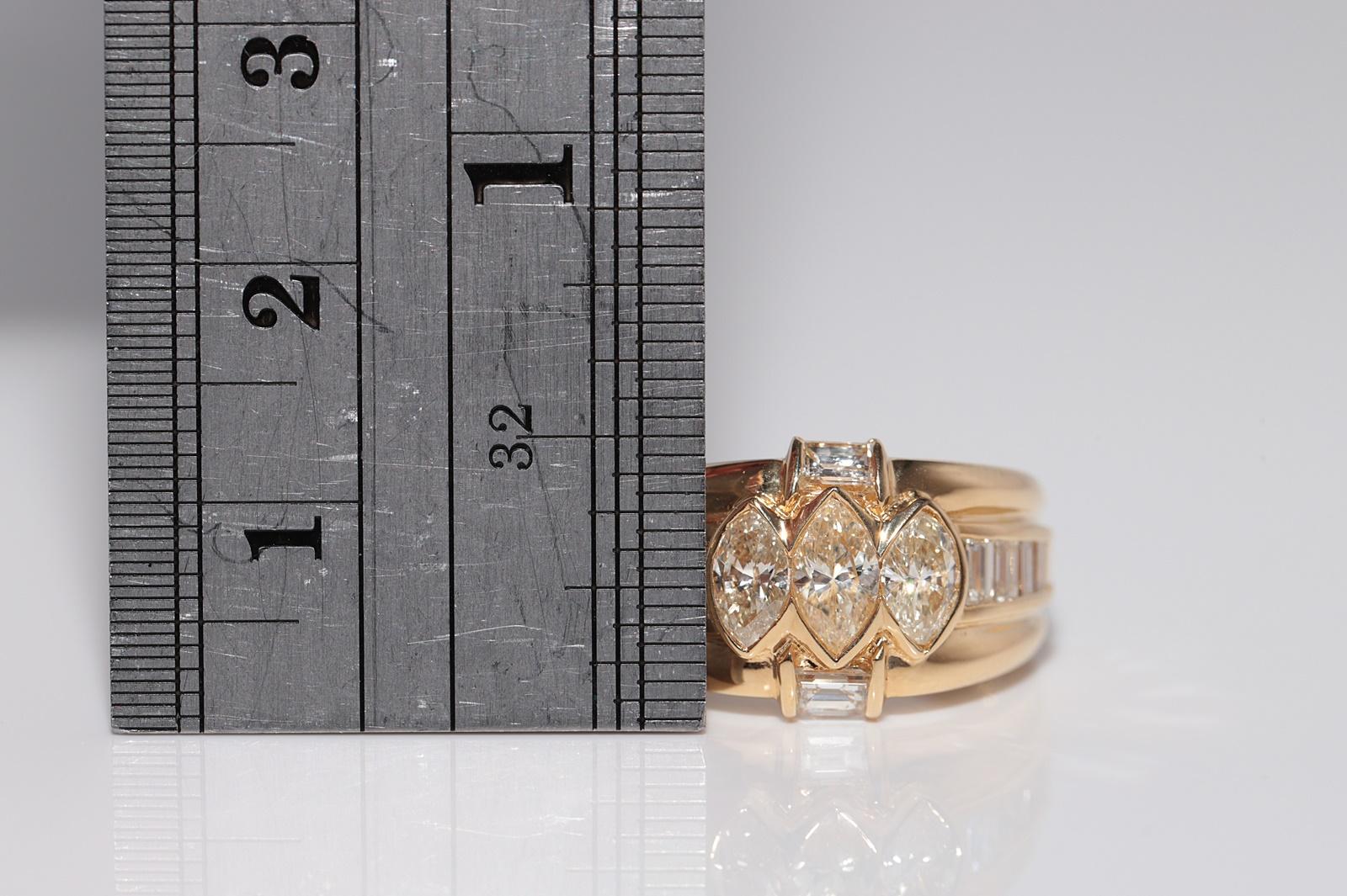 Vintage Circa 1990er Jahre Diamantring aus 18 Karat Gold mit Marquise-Schliff und Baguette-Schliff im Angebot 5