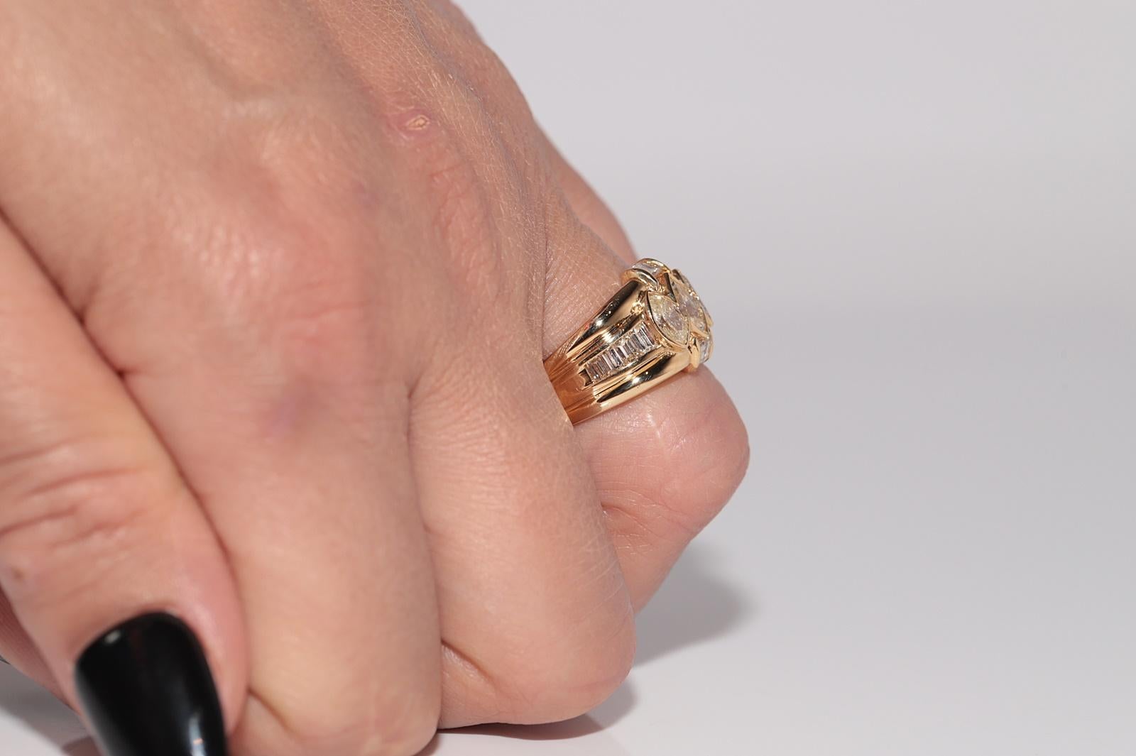 Vintage Circa 1990er Jahre Diamantring aus 18 Karat Gold mit Marquise-Schliff und Baguette-Schliff im Angebot 11