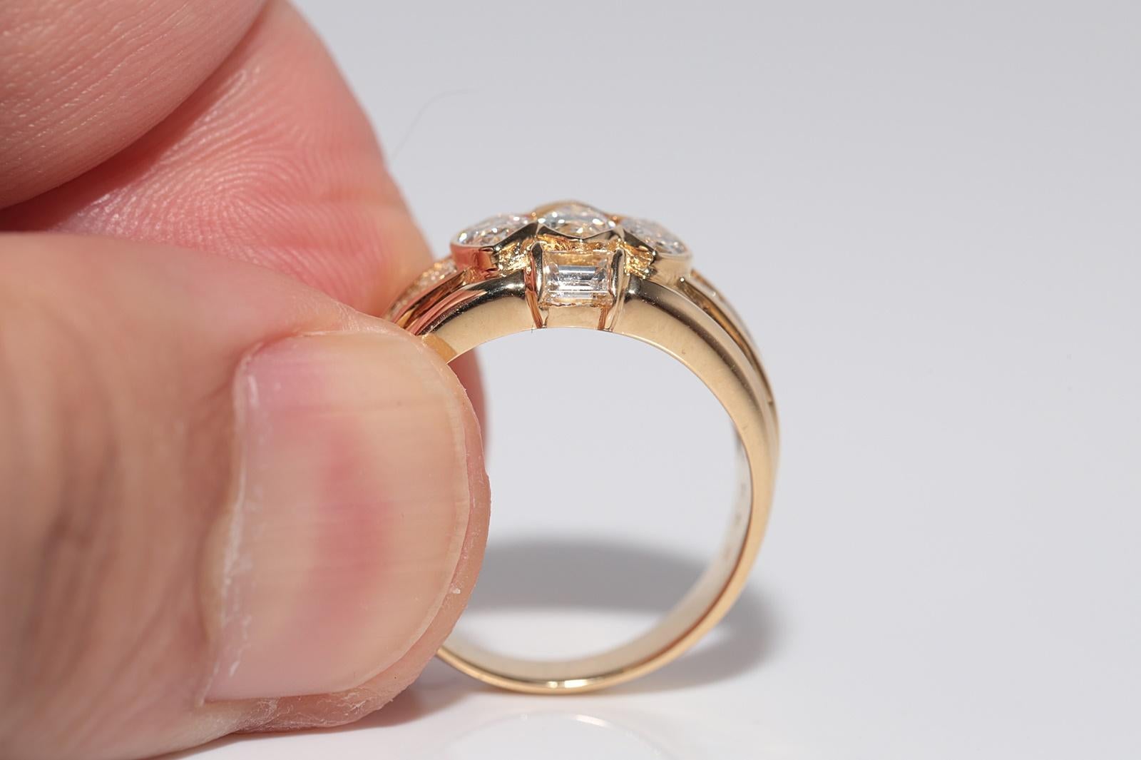 Vintage Circa 1990er Jahre Diamantring aus 18 Karat Gold mit Marquise-Schliff und Baguette-Schliff im Angebot 1