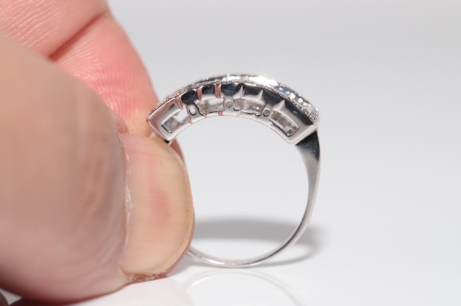 Vintage Circa 1990er Jahre Diamantring aus 18 Karat Gold mit natürlichem Baguetteschliff und Brillantschliff im Angebot 5
