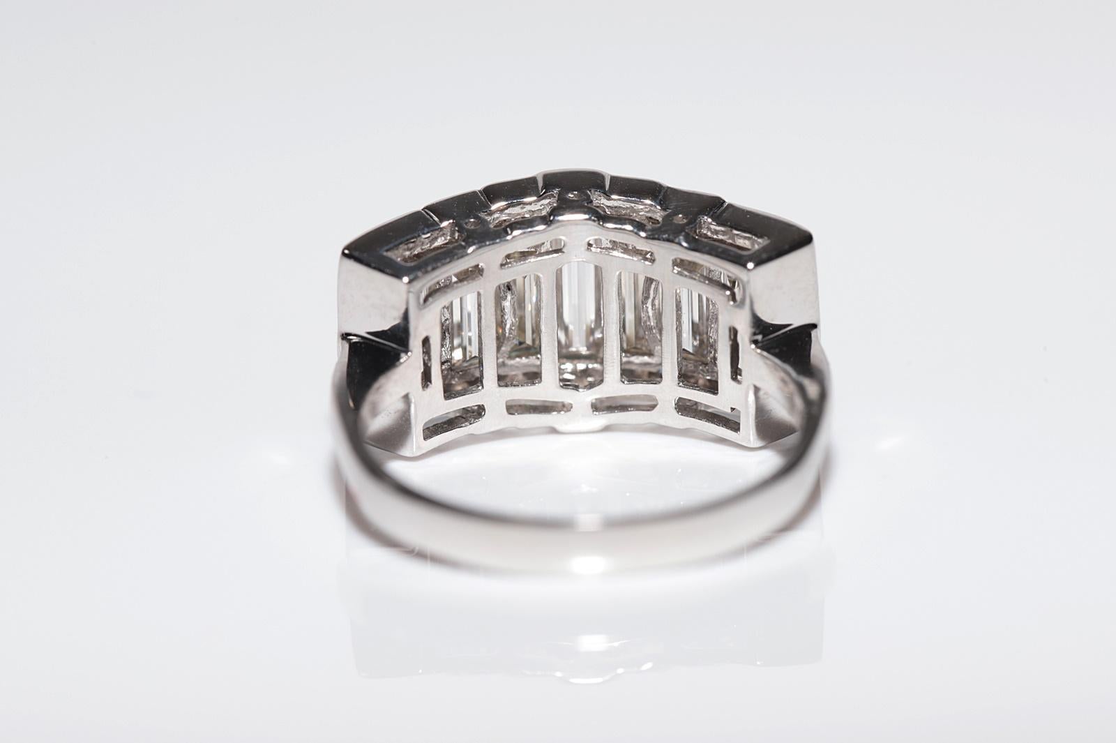 Vintage Circa 1990er Jahre Diamantring aus 18 Karat Gold mit natürlichem Baguetteschliff und Brillantschliff im Angebot 6