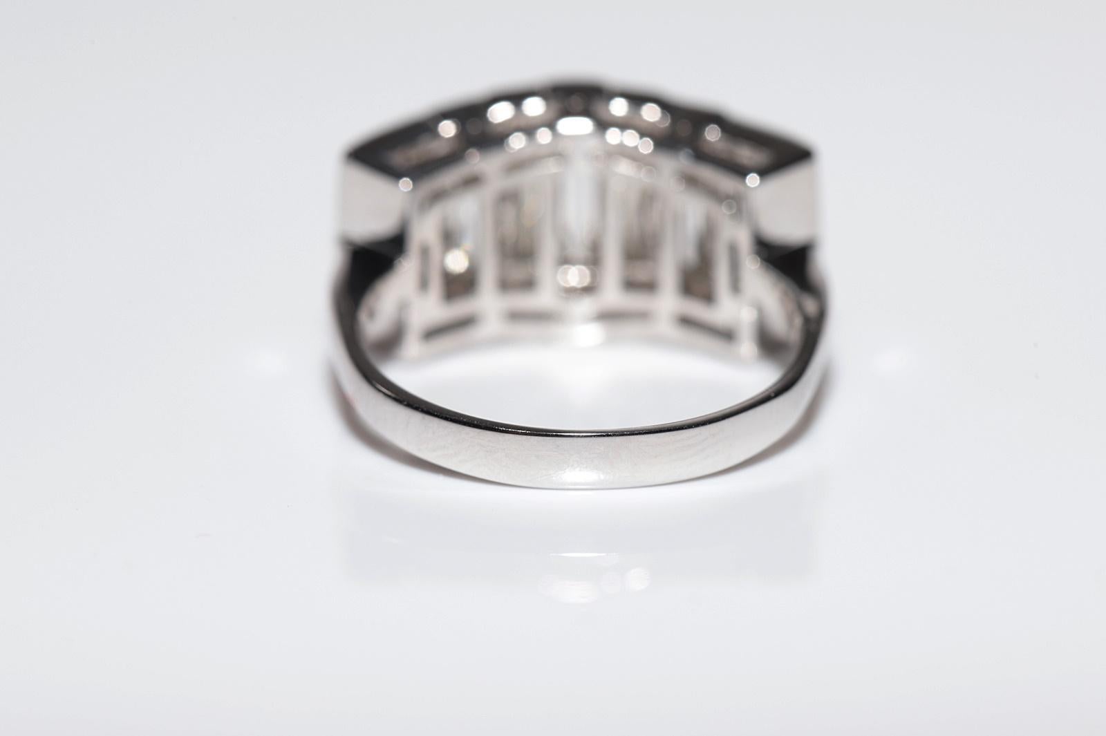 Vintage Circa 1990er Jahre Diamantring aus 18 Karat Gold mit natürlichem Baguetteschliff und Brillantschliff im Angebot 7
