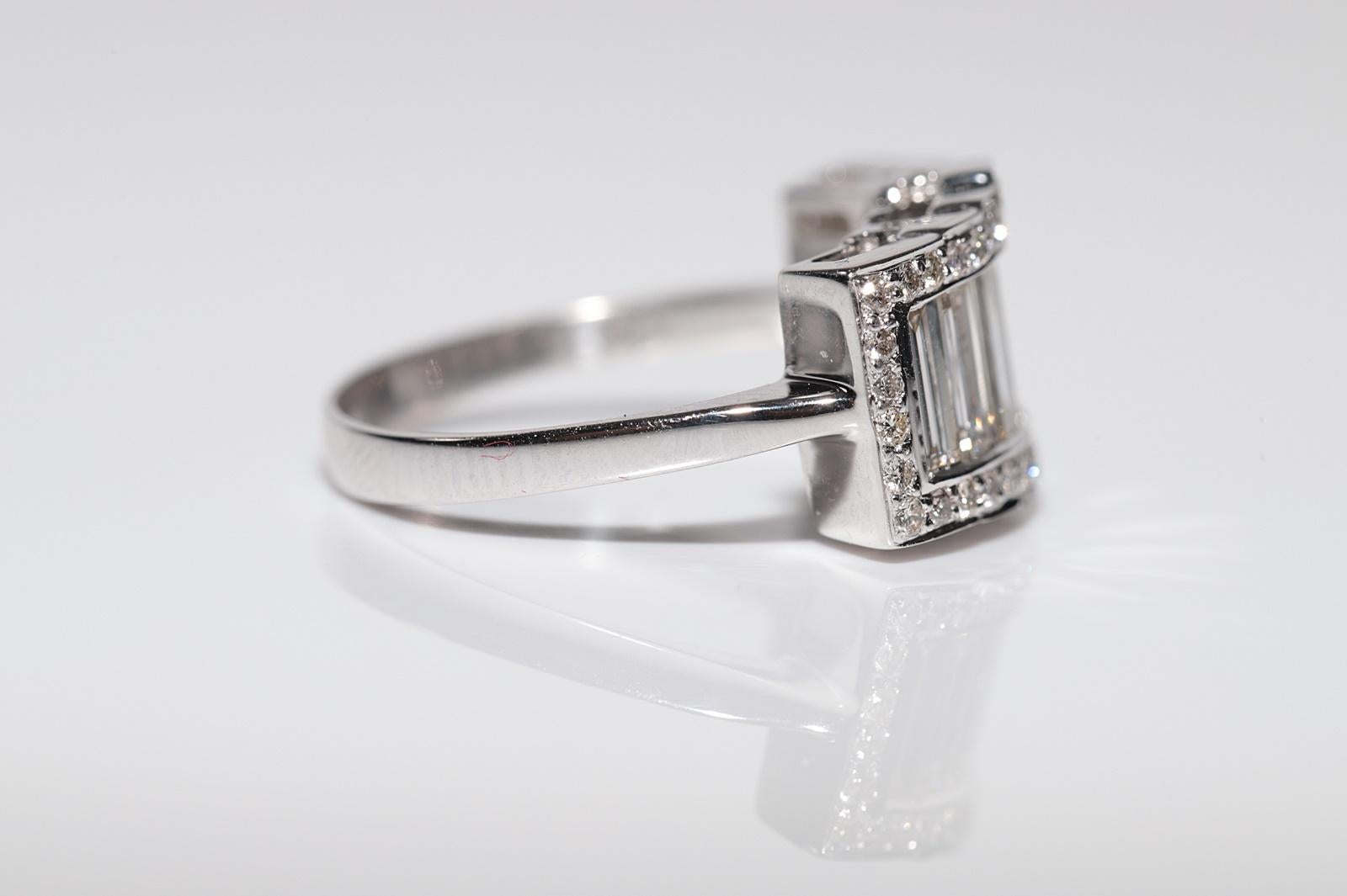 Vintage Circa 1990er Jahre Diamantring aus 18 Karat Gold mit natürlichem Baguetteschliff und Brillantschliff im Angebot 4