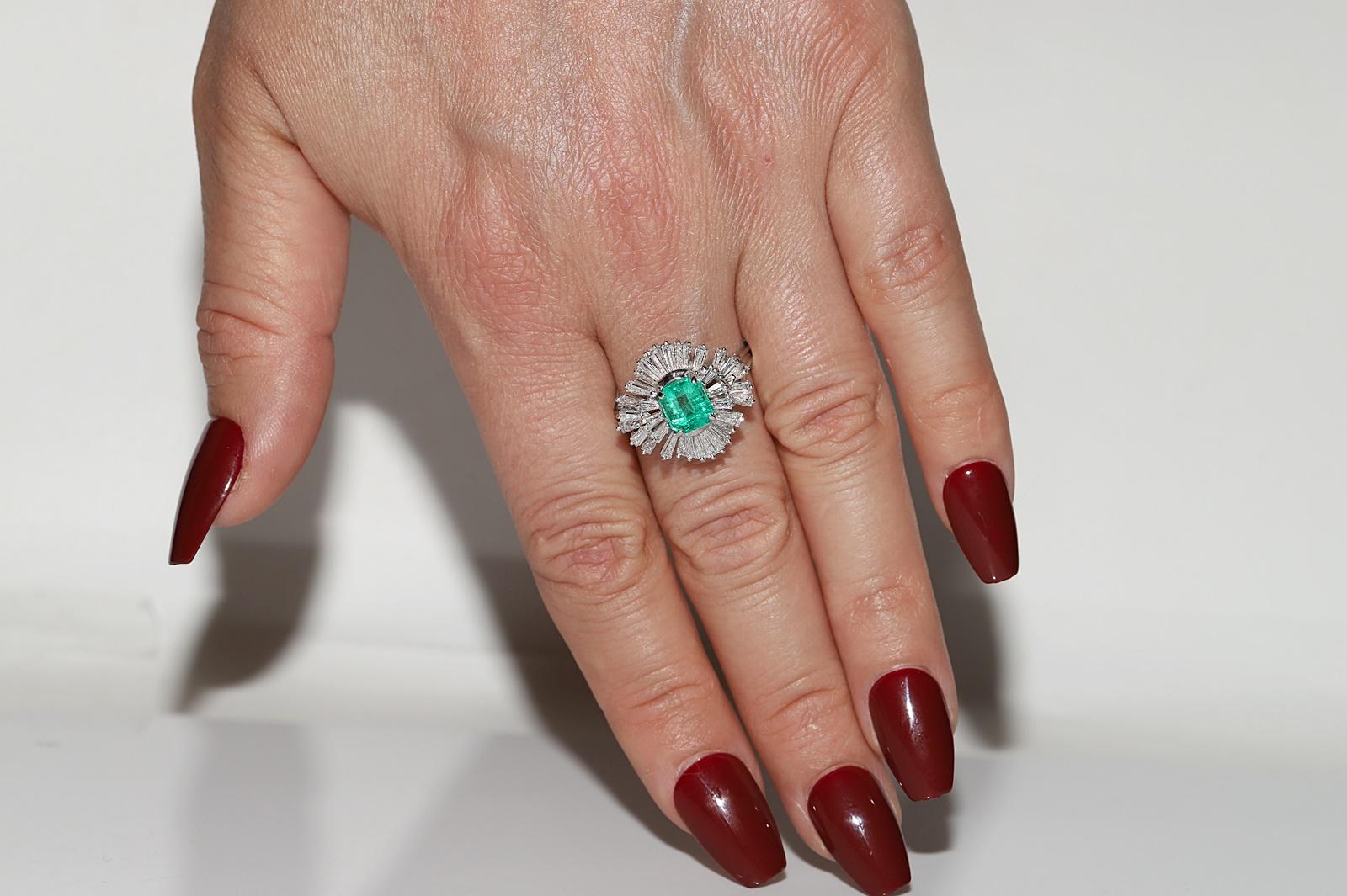 Vintage Circa 1990s 18k Gold Natural Baguette Cut Diamond And Emerald Ring For Sale 8