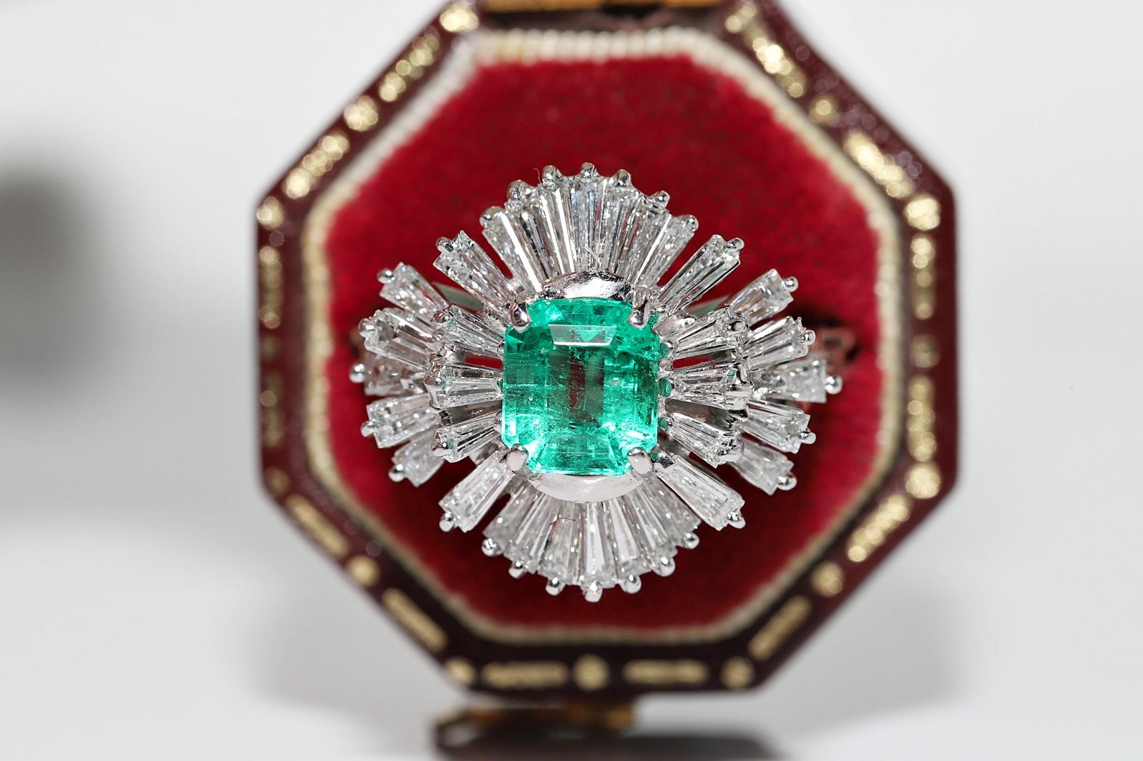 In very good condition.
Total weight is 5.9 grams.
Totally is diamond 1.90 ct.
The diamond is has G color and vvs-vs clarity.
Totally is emerald 1.30 ct.
Ring size is US 9 (We can make any size)
Box is not included.
Please contact for any questions.