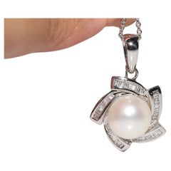 Pendentif vintage des années 1990 en or 18 carats avec diamants naturels taille baguette et perles