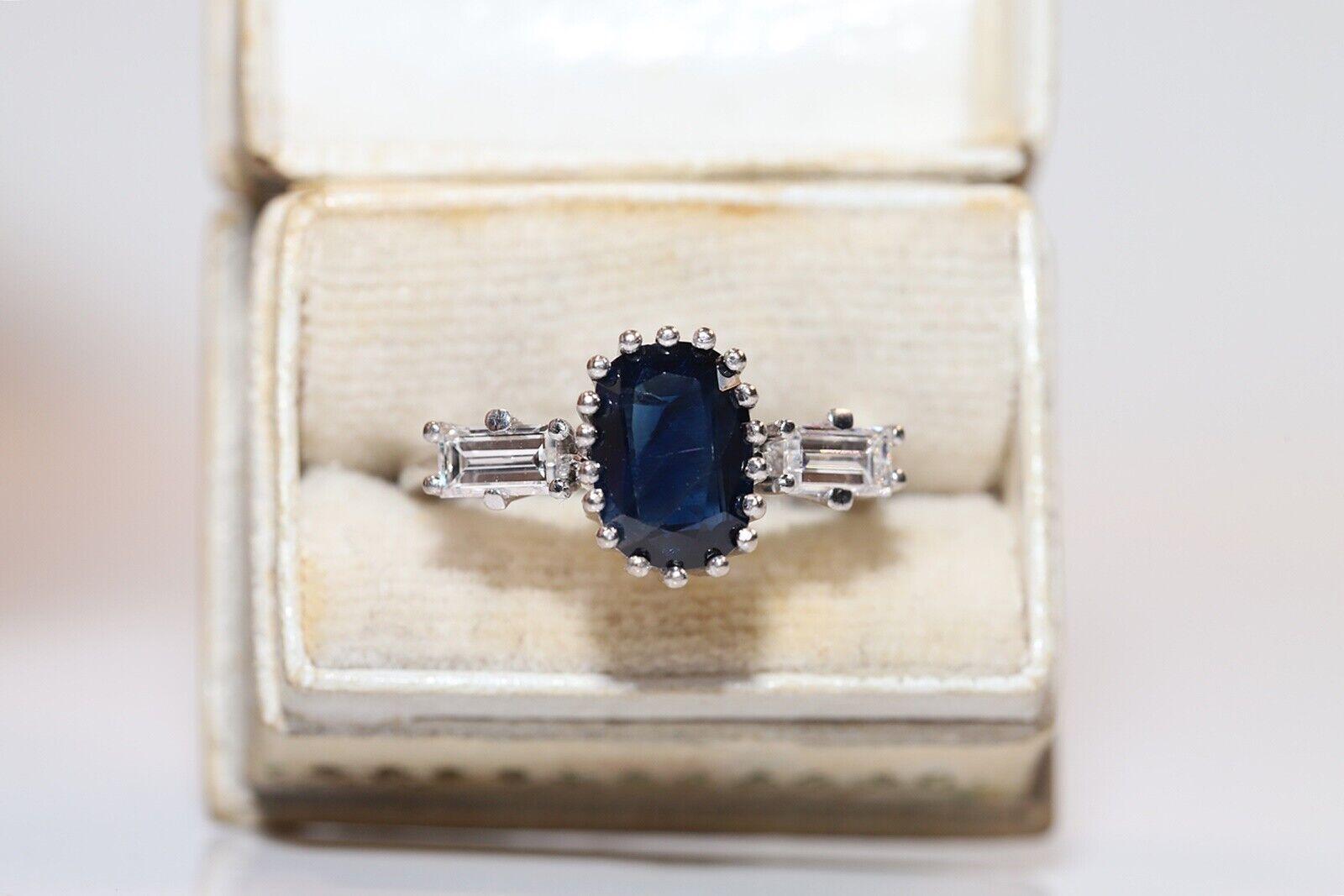 In sehr gutem Zustand.
Das Gesamtgewicht beträgt 5,9 Gramm.
Insgesamt ist Diamant 0,50 Karat.
Der Diamant hat F-G Farbe und vvs.
Insgesamt ist Saphir etwa 1,50 Karat.
Ringgröße ist US 7 
Wir können jede Größe herstellen.
Die Box ist nicht