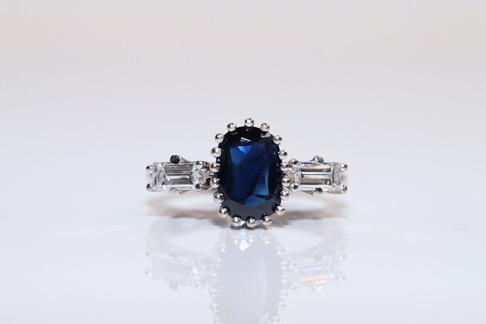 Vintage Circa 1990er Jahre Ring aus 18 Karat Gold mit Diamanten im natürlichen Baguetteschliff und Saphiren Damen im Angebot