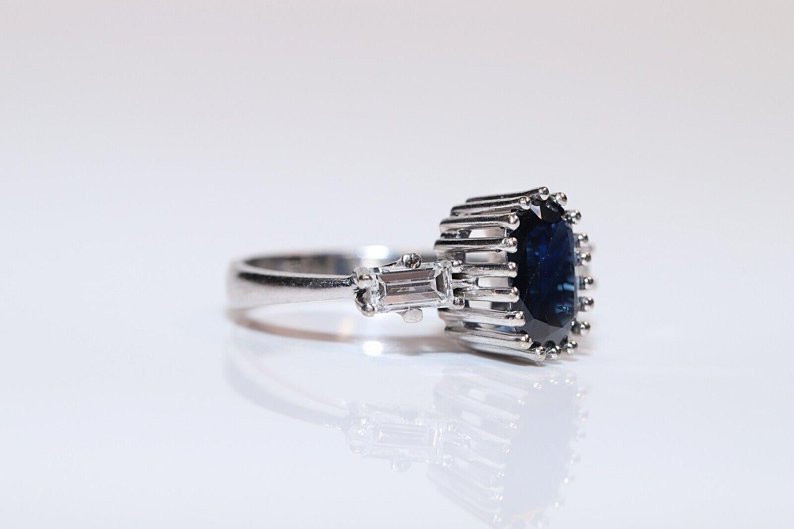 Vintage Circa 1990s 18k Gold Natural Baguette Cut Diamond And Sapphire Ring For Sale 2