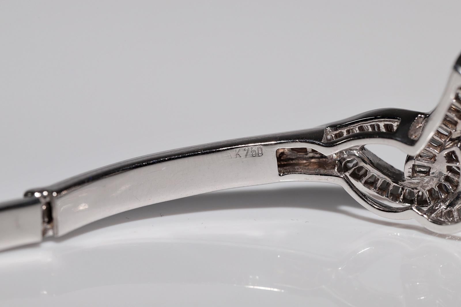 Vintage Circa 1990s 18k Gold Natural Baguette Cut Diamond Bangle Heart Bracelet For Sale 6