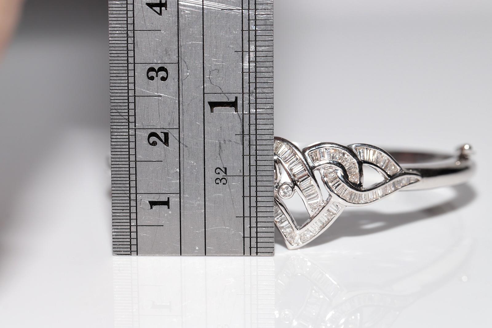 Vintage Circa 1990s 18k Gold Natural Baguette Cut Diamond Bangle Heart Bracelet For Sale 8