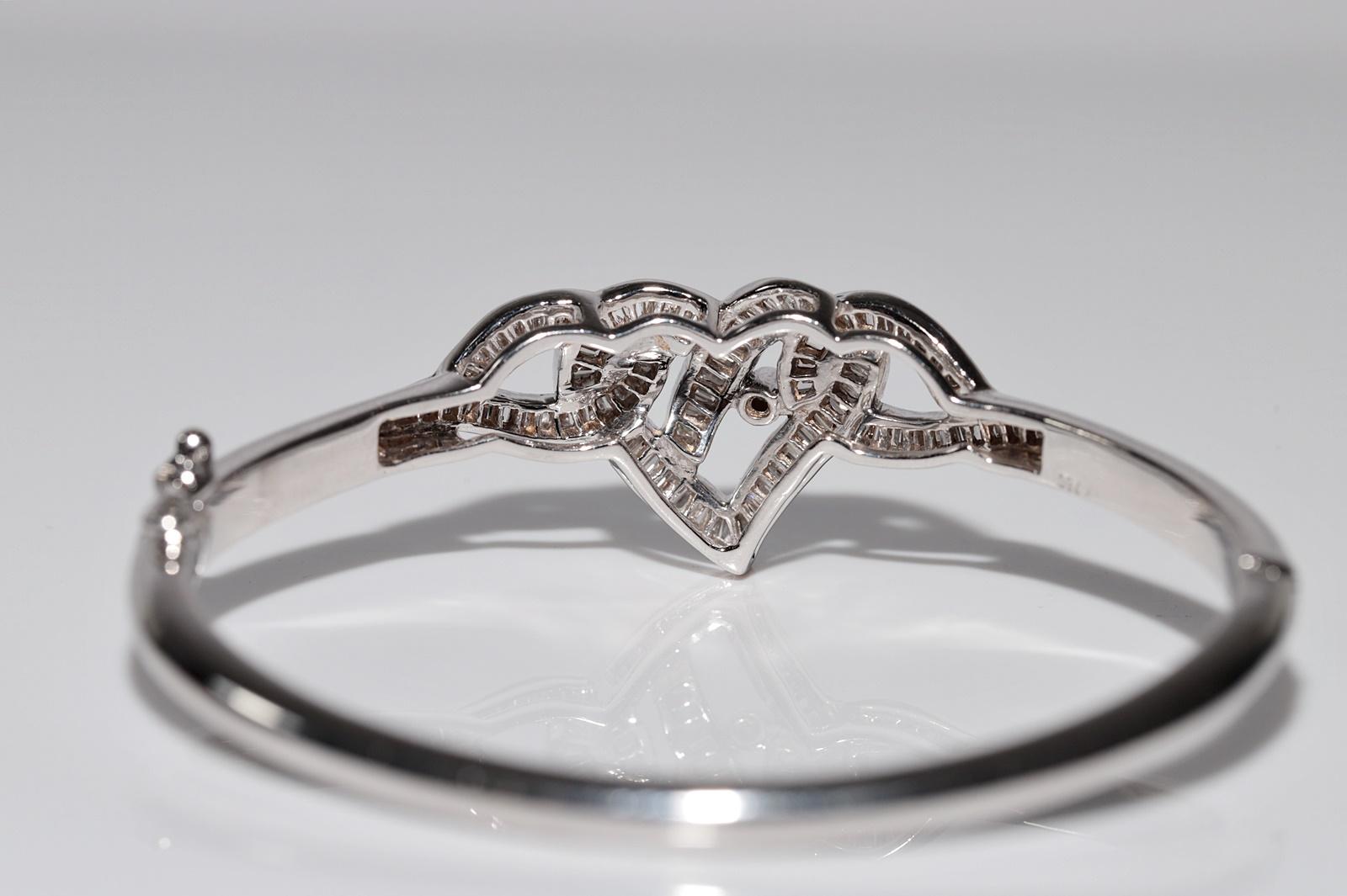 Vintage Circa 1990s 18k Gold Natural Baguette Cut Diamond Bangle Heart Bracelet For Sale 2