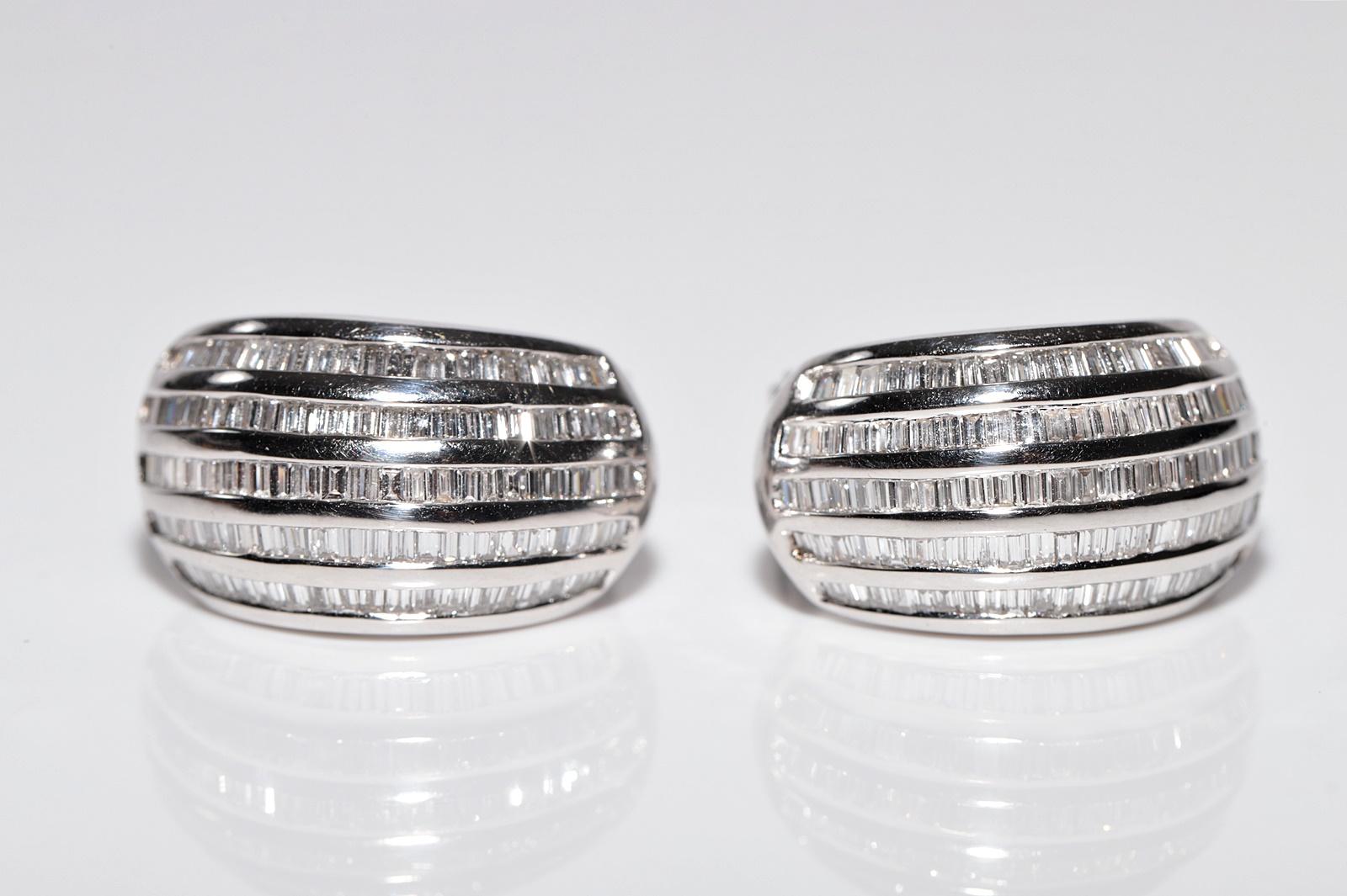 Vintage Circa 1990s 18k Gold Natural Baguette Cut Diamond Decorated Earrring In Good Condition For Sale In Fatih/İstanbul, 34