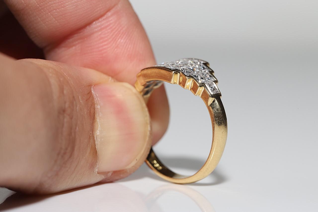 Vintage Circa 1990er Jahre 18k Gold Natürlicher Baguette-Schliff Diamant Dekorierter Ring im Angebot 6