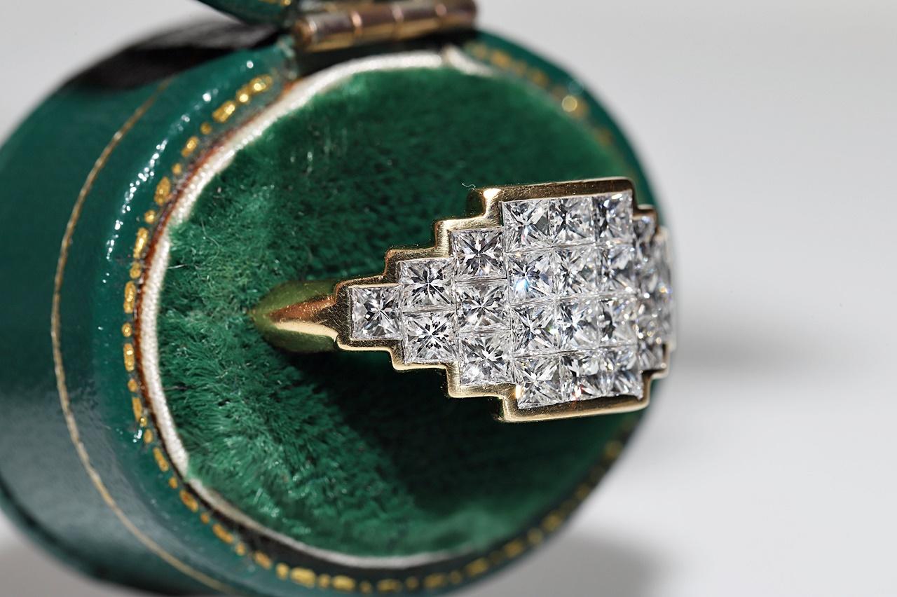Vintage Circa 1990er Jahre 18k Gold Natürlicher Baguette-Schliff Diamant Dekorierter Ring (Retro) im Angebot